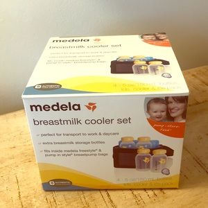 NWT Medela breast milk cooler set